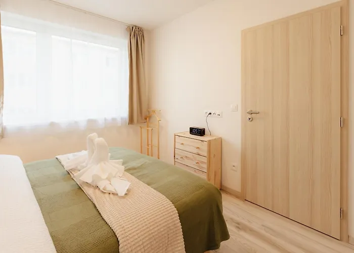 Pod Vinicou With Balcony * براتسيلافا