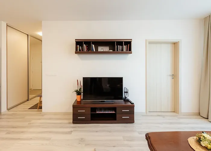 Pod Vinicou With Balcony Appartamento Bratislava